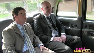 Squirtin' خوبصورتی Adriana Chechick ATM اور بڑے کھلونے